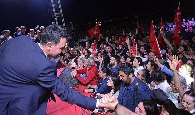 Lider Önal’dan dayanışma daveti: “Tebrik çiçekleriniz dayanağa dönüşsün”