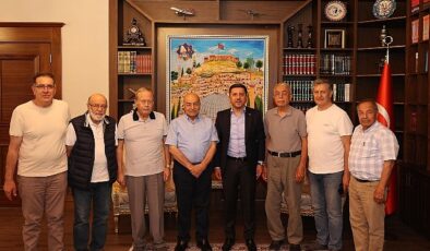 Eski Anavatan Partisi Genel Sekreteri ve 20. Devir Nevşehir Milletvekili Abdulkadir Baş, Nevşehir Belediye Başkanı Rasim Arı’yı ziyaret etti
